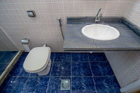 Apartamento para alugar com 200m², 5 quartos e 2 vagas Apartamento para alugar com 200m², 5 quartos e 2 vagasBanheiro