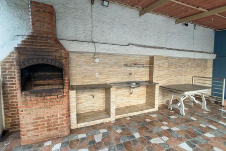 Apartamento para alugar com 200m², 5 quartos e 2 vagas Apartamento para alugar com 200m², 5 quartos e 2 vagasÁrea comum - Churrasqueira