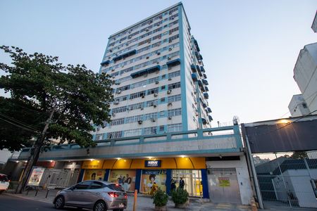 Apartamento para alugar com 200m², 5 quartos e 2 vagas Apartamento para alugar com 200m², 5 quartos e 2 vagasFachada