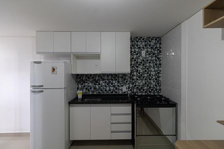 Sala e Cozinha  de apartamento para alugar com 2 quartos, 41m² em Jardim Helena, São Paulo