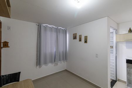 Sala e Cozinha  de apartamento para alugar com 2 quartos, 41m² em Jardim Helena, São Paulo