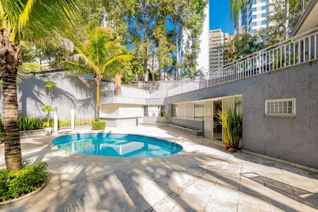 Casa de condomínio à venda com 665m², 4 quartos e 8 vagas Casa de condomínio à venda com 665m², 4 quartos e 8 vagasFoto 29
