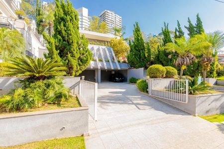 Casa de condomínio à venda com 665m², 4 quartos e 8 vagas Casa de condomínio à venda com 665m², 4 quartos e 8 vagasFoto 23