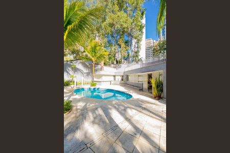Casa de condomínio à venda com 665m², 4 quartos e 8 vagas Casa de condomínio à venda com 665m², 4 quartos e 8 vagasFoto 28