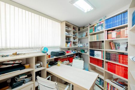 Casa de condomínio à venda com 665m², 4 quartos e 8 vagas Casa de condomínio à venda com 665m², 4 quartos e 8 vagasFoto 09