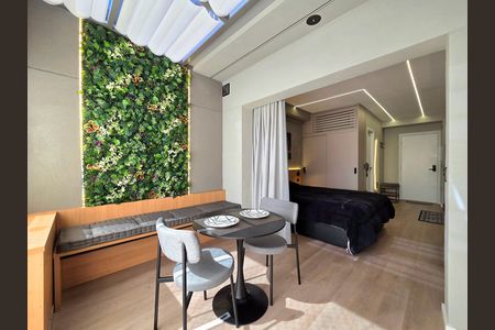 Studio para alugar com 32m², 1 quarto e sem vaga Studio para alugar com 32m², 1 quarto e sem vagaVaranda