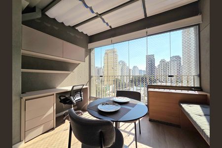 Studio para alugar com 32m², 1 quarto e sem vaga Studio para alugar com 32m², 1 quarto e sem vagaVaranda