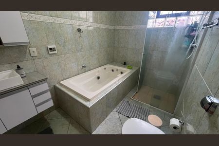 Casa à venda com 269m², 3 quartos e 3 vagas