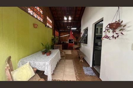 Casa à venda com 269m², 3 quartos e 3 vagas