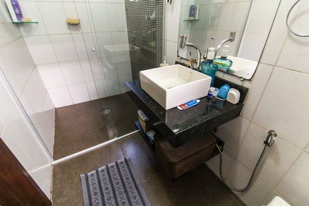 Casa à venda com 150m², 5 quartos e 2 vagas Casa à venda com 150m², 5 quartos e 2 vagasBanheiro 1 - Casa 2
