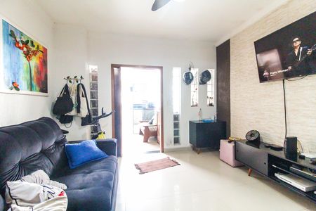 Casa à venda com 150m², 5 quartos e 2 vagas Casa à venda com 150m², 5 quartos e 2 vagasSala - Casa 2