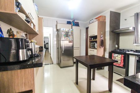 Casa à venda com 150m², 5 quartos e 2 vagas Casa à venda com 150m², 5 quartos e 2 vagasCozinha