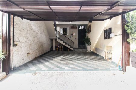 Garagem de casa à venda com 5 quartos, 150m² em Jardim Gianetti, São Paulo