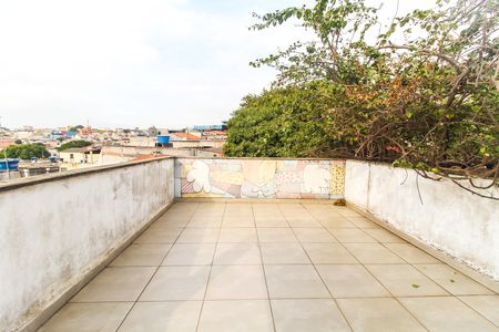 Casa à venda com 150m², 5 quartos e 2 vagas Casa à venda com 150m², 5 quartos e 2 vagasTerraço