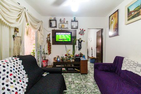 Casa à venda com 150m², 5 quartos e 2 vagas Casa à venda com 150m², 5 quartos e 2 vagasSala
