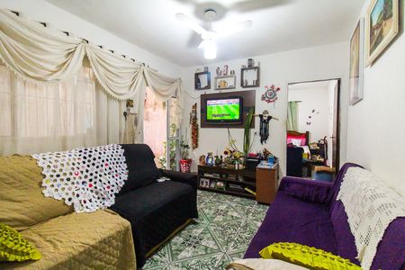 Casa à venda com 150m², 5 quartos e 2 vagas Casa à venda com 150m², 5 quartos e 2 vagasSala