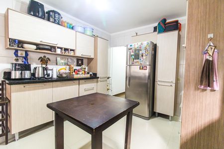 Casa à venda com 150m², 5 quartos e 2 vagas Casa à venda com 150m², 5 quartos e 2 vagasCozinha
