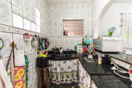 Casa à venda com 150m², 5 quartos e 2 vagas Casa à venda com 150m², 5 quartos e 2 vagasCozinha