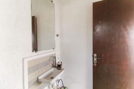 Casa à venda com 150m², 5 quartos e 2 vagas Casa à venda com 150m², 5 quartos e 2 vagasBanheiro de Serviço