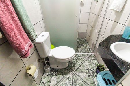Casa à venda com 150m², 5 quartos e 2 vagas Casa à venda com 150m², 5 quartos e 2 vagasBanheiro