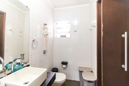 Casa à venda com 150m², 5 quartos e 2 vagas Casa à venda com 150m², 5 quartos e 2 vagasBanheiro 1 - Casa 2