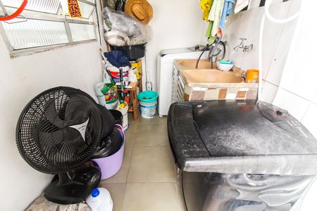 Casa à venda com 150m², 5 quartos e 2 vagas Casa à venda com 150m², 5 quartos e 2 vagasLavanderia