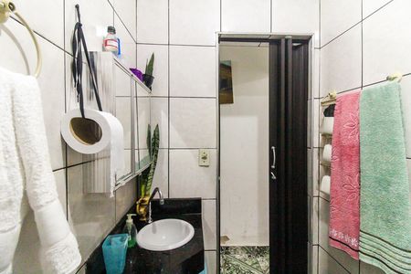Casa à venda com 150m², 5 quartos e 2 vagas Casa à venda com 150m², 5 quartos e 2 vagasBanheiro