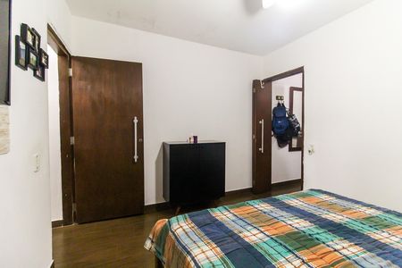 Casa à venda com 150m², 5 quartos e 2 vagas Casa à venda com 150m², 5 quartos e 2 vagasQuarto 1 - Casa 2