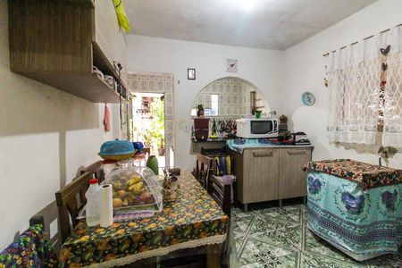 Casa à venda com 150m², 5 quartos e 2 vagas Casa à venda com 150m², 5 quartos e 2 vagasCozinha