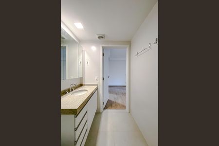Apartamento para alugar com 46m², 1 quarto e sem vaga Apartamento para alugar com 46m², 1 quarto e sem vagaBanheiro