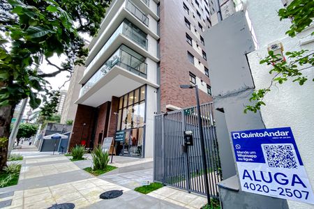 Fachada com Plaquinha de apartamento para alugar com 1 quarto, 46m² em Perdizes, São Paulo