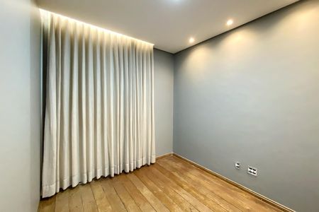 Quarto 1 de apartamento para alugar com 2 quartos, 140m² em Santo Antônio, Belo Horizonte
