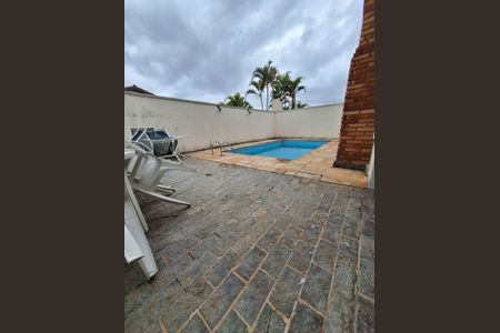 Casa de condomínio à venda com 232m², 3 quartos e 4 vagasFoto 01