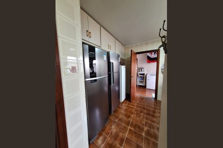 Casa de condomínio à venda com 232m², 3 quartos e 4 vagasFoto 01