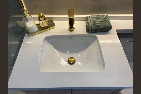 Studio para alugar com 27m², 1 quarto e sem vaga Studio para alugar com 27m², 1 quarto e sem vagaBanheiro social