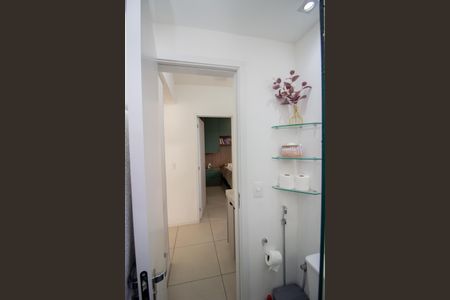 Apartamento à venda com 68m², 2 quartos e 1 vaga Apartamento à venda com 68m², 2 quartos e 1 vagaBanheiro Social