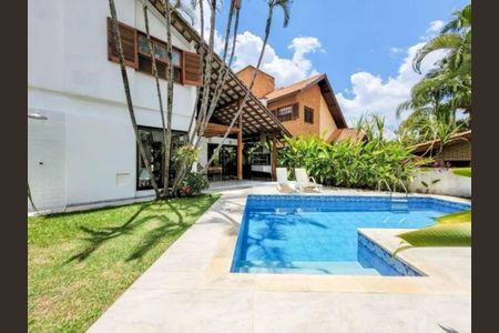 Casa de condomínio à venda com 252m², 4 quartos e 4 vagasFoto 01