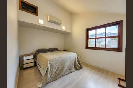 Casa de condomínio à venda com 252m², 4 quartos e 4 vagasFoto 09