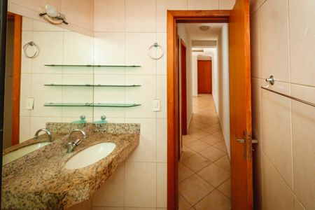 Apartamento à venda com 2 quartos, 60m² em Manacás, Belo Horizonte