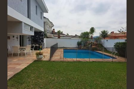Casa de condomínio à venda com 490m², 4 quartos e 6 vagas Casa de condomínio à venda com 490m², 4 quartos e 6 vagasFoto 03
