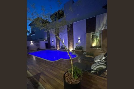 Casa de condomínio à venda com 375m², 4 quartos e 4 vagas Casa de condomínio à venda com 375m², 4 quartos e 4 vagasFoto 02
