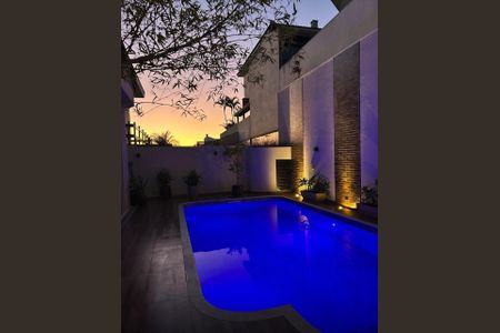 Casa de condomínio à venda com 375m², 4 quartos e 4 vagas Casa de condomínio à venda com 375m², 4 quartos e 4 vagasFoto 04