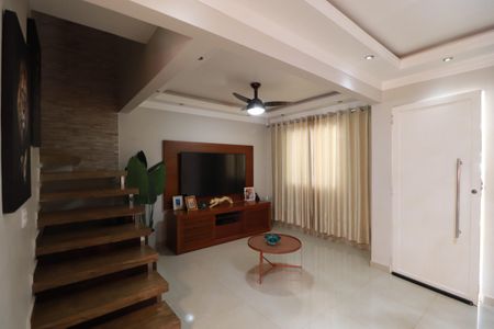 Casa para alugar com 120m², 3 quartos e 3 vagasSala