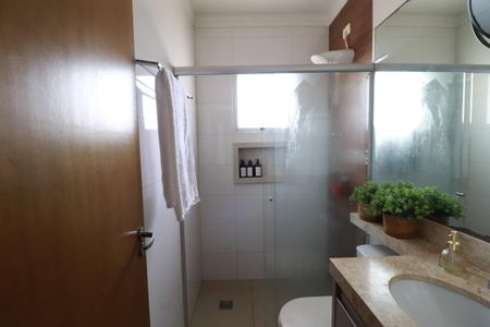 Casa para alugar com 120m², 3 quartos e 3 vagasBanheiro suite 
