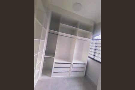 Casa para alugar com 275m², 4 quartos e 4 vagas Casa para alugar com 275m², 4 quartos e 4 vagasQuarto