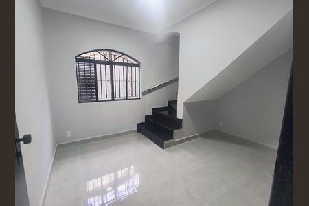 Sala de casa para alugar com 4 quartos, 275m² em Jardim Santo Alberto, Santo André