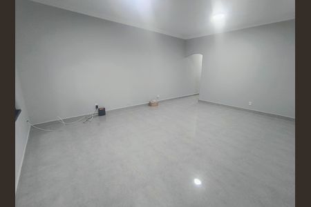 Casa para alugar com 275m², 4 quartos e 4 vagas Casa para alugar com 275m², 4 quartos e 4 vagasSala