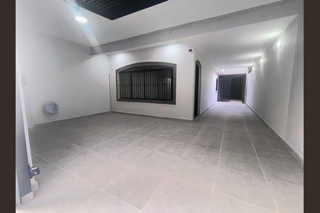 Casa para alugar com 275m², 4 quartos e 4 vagas Casa para alugar com 275m², 4 quartos e 4 vagasÁrea externa