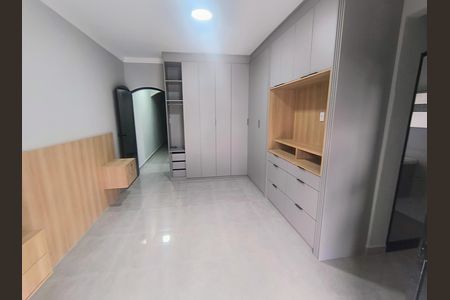 Casa para alugar com 275m², 4 quartos e 4 vagas Casa para alugar com 275m², 4 quartos e 4 vagasQuarto
