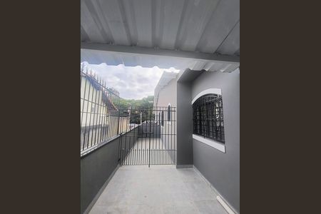 Casa para alugar com 275m², 4 quartos e 4 vagas Casa para alugar com 275m², 4 quartos e 4 vagasVaranda